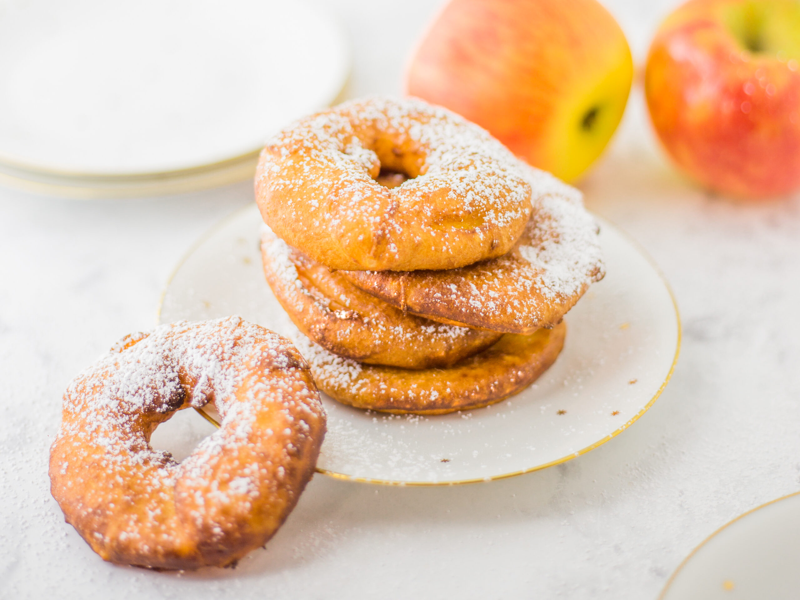 Beignets aux pommes • Apple beignets – MM Bon Appétit